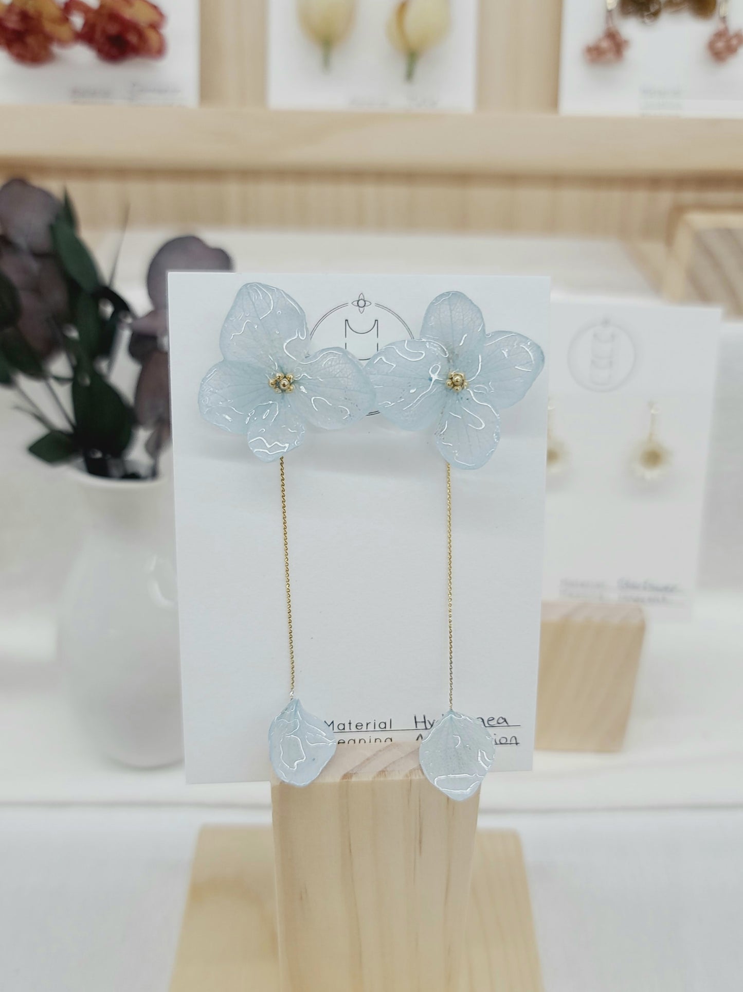 Hydrangea w/ petal ~Light Blue~