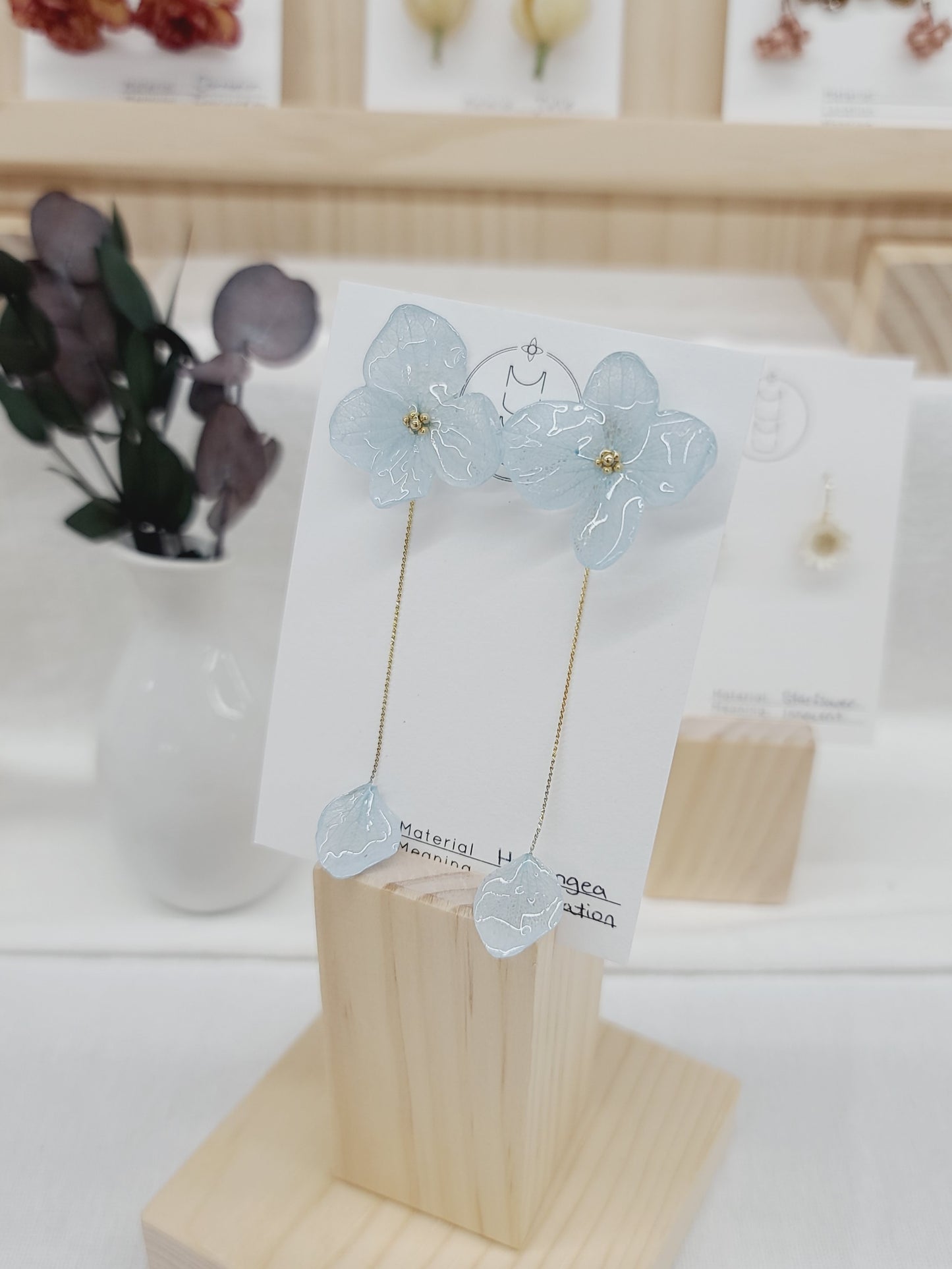 Hydrangea w/ petal ~Light Blue~