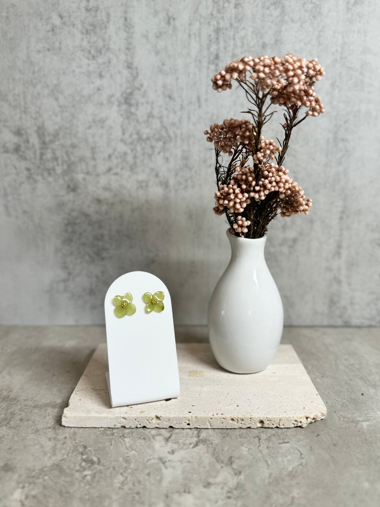 Hydrangea Stud Earrings ~Green~